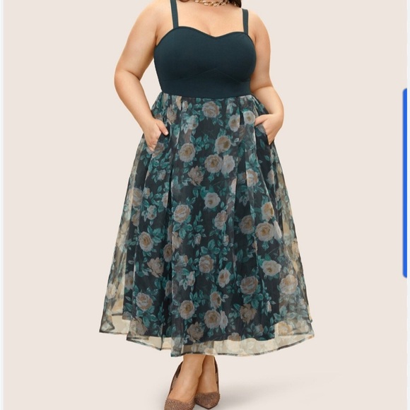 BloomChic Dresses & Skirts - Bloomchic Floral Midi Dress with Pockets (18/20) NWT